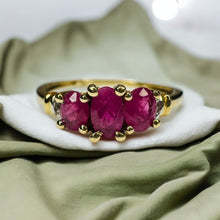 Load image into Gallery viewer, 10k Gold Diamond &amp; Ruby Ring Sz 7 Earth Mined 2/3 Carat T.W. Oval Three Stone
