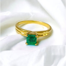 Load image into Gallery viewer, 18k Gold Natural Colombian Emerald Ring Size 7 Solid 750 Gold 1/3 Carat Genuine Emerald Vintage Ring 1.85g
