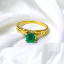 Load image into Gallery viewer, 18k Gold Natural Colombian Emerald Ring Size 7 Solid 750 Gold 1/3 Carat Genuine Emerald Vintage Ring 1.85g
