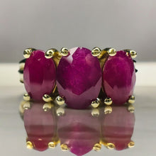 Load image into Gallery viewer, 10k Gold Natural Ruby Ring Sz 7 Earth Mined 1&amp;1/2 CT T.W. Oval Three Stone 2.2g
