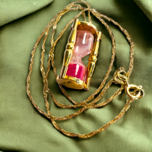 Load image into Gallery viewer, 14k Yellow Gold Ruby Hourglass Necklace 18&quot; Crushed Ruby Sands of Time 3.85g
