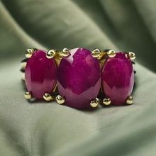 Load image into Gallery viewer, 10k Gold Natural Ruby Ring Sz 7 Earth Mined 1&amp;1/2 CT T.W. Oval Three Stone 2.2g
