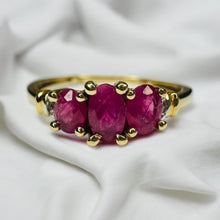 Load image into Gallery viewer, 10k Gold Diamond &amp; Ruby Ring Sz 7 Earth Mined 2/3 Carat T.W. Oval Three Stone
