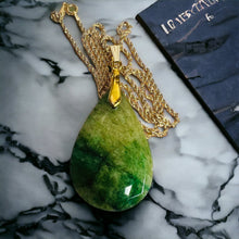 Load image into Gallery viewer, Retro South African Emerald Teardrop Necklace - 14K Yellow Gold Natural Hand Cut Faceted Estate Pendant - 20 Inch Chain - 18g Fine Jewelry
