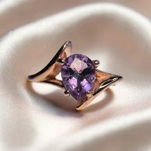 Load image into Gallery viewer, Amethyst Bypass Solitaire Ring - Estate 10K Rose Gold .75-1.00CT Pear Cut Lilac Lavender Amethyst Prong Set - Size 6 - 2.2g Fine Jewelry
