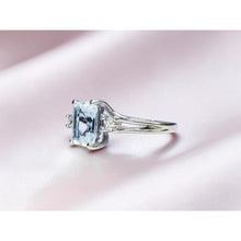 Load image into Gallery viewer, VINTAGE 10K Gold Natural Aquamarine &amp; Diamond Ring Size 5.75 Emerald Cut -2.3g
