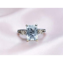 Load image into Gallery viewer, VINTAGE 10K Gold Natural Aquamarine &amp; Diamond Ring Size 5.75 Emerald Cut -2.3g
